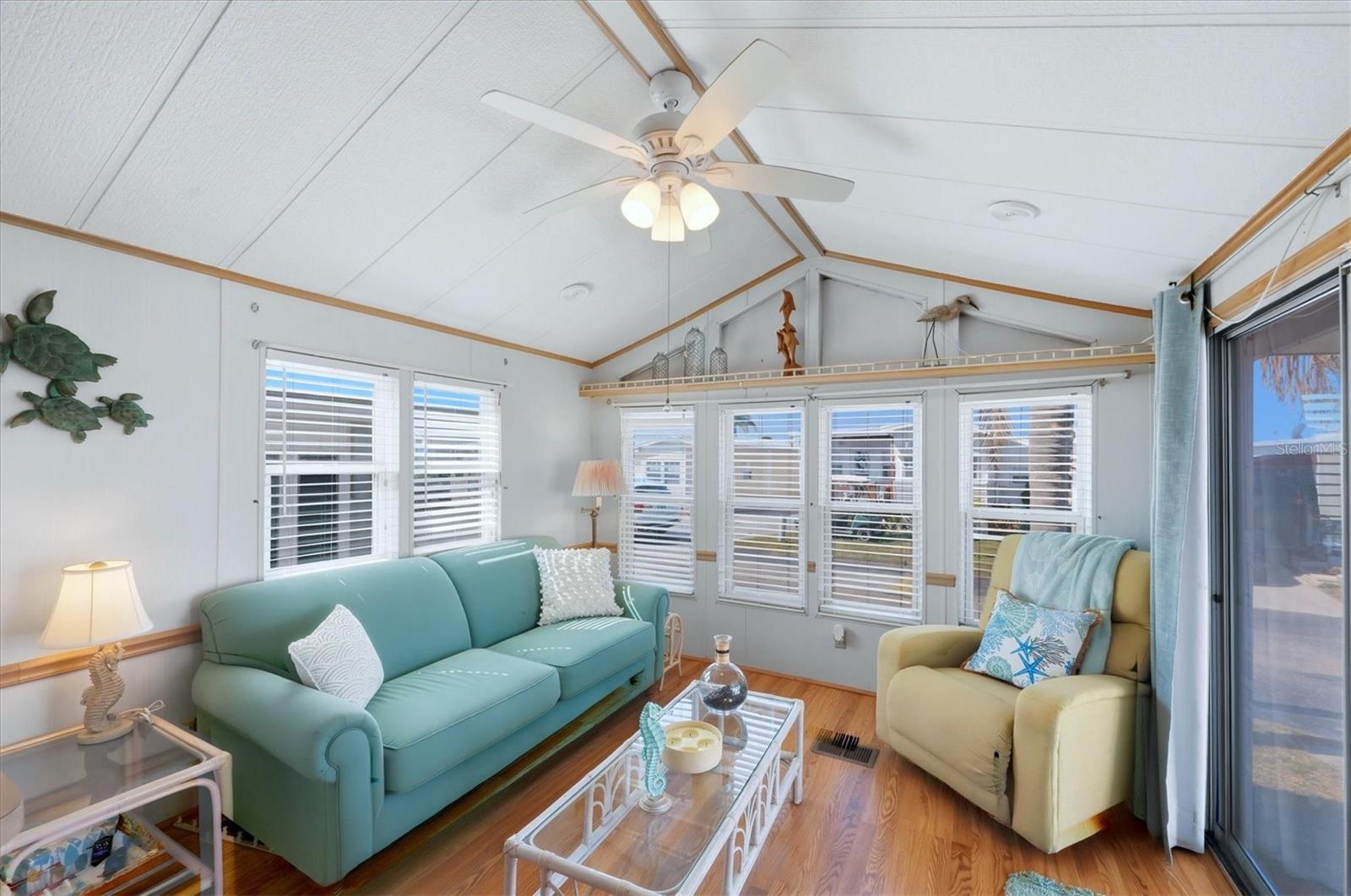 HOLIDAY TRAVEL PARK ENGLEWOOD - Residential