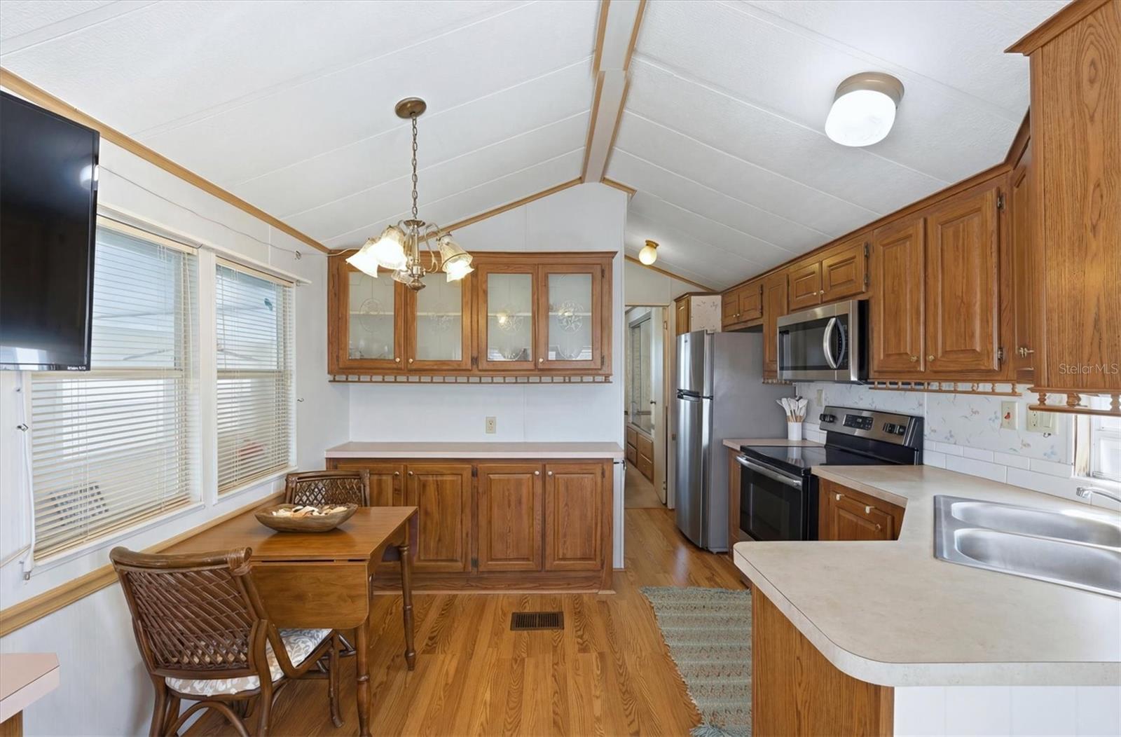 HOLIDAY TRAVEL PARK ENGLEWOOD - Residential