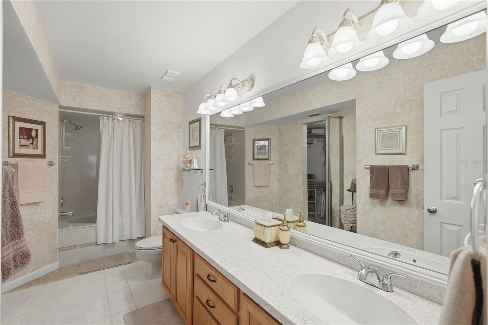 VISTA VERDE UNIT II - Residential