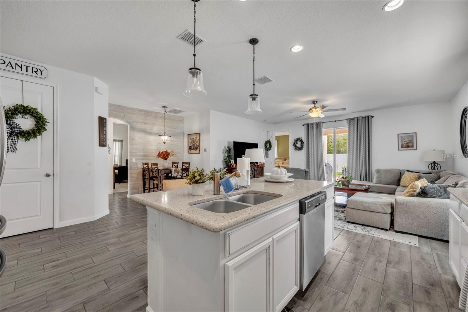3563 FERNANDA DRIVE