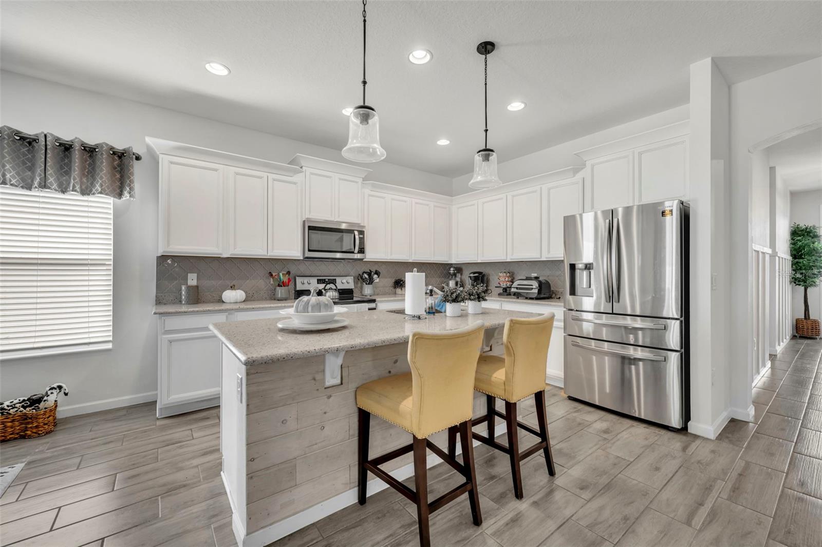 3563 FERNANDA DRIVE