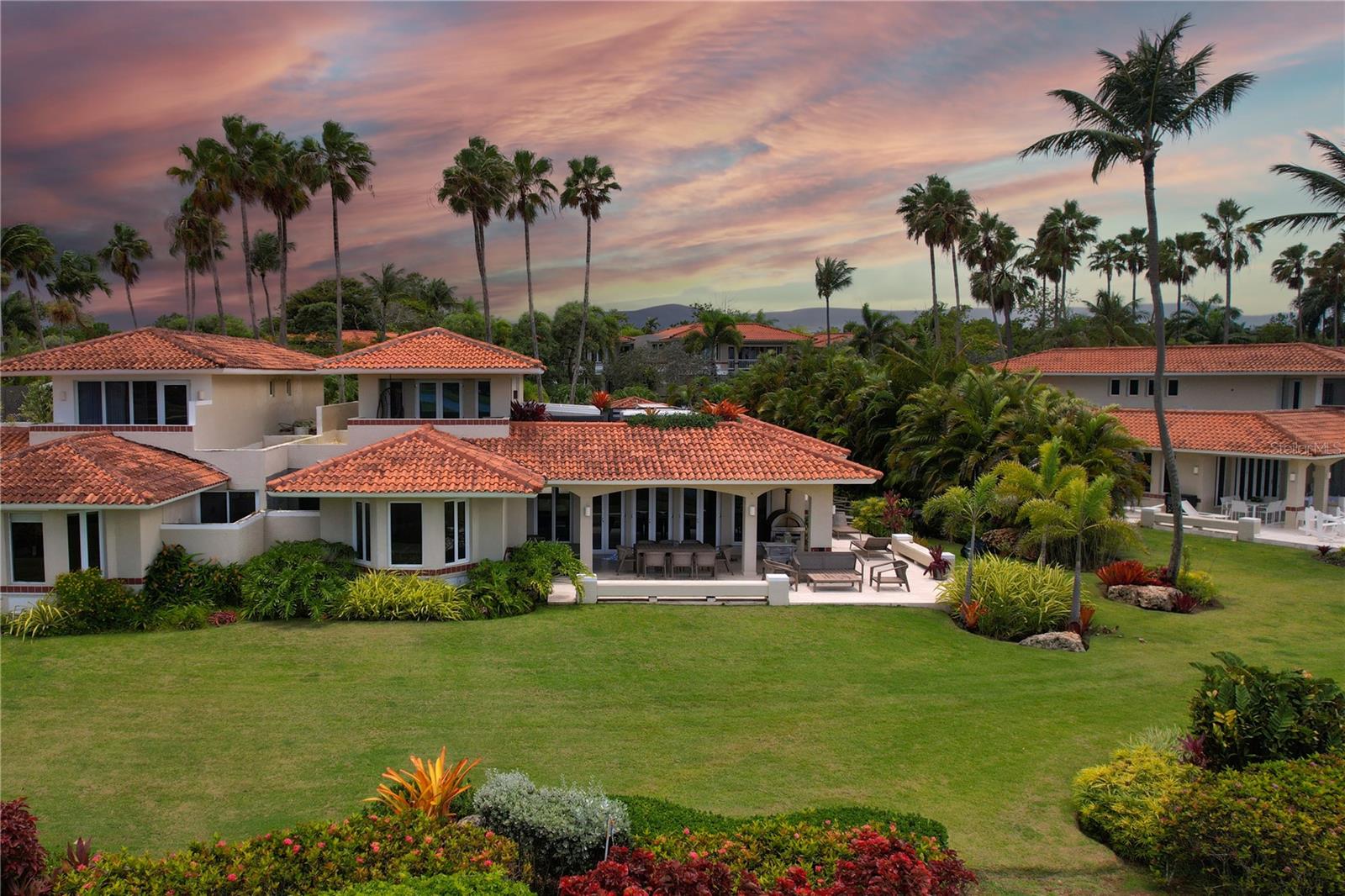 THE GREENS VILLAS AT DORADO BEACH - Residential