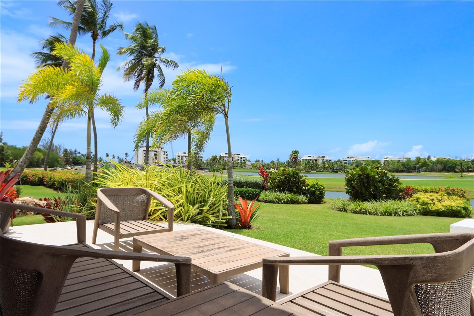 THE GREENS VILLAS AT DORADO BEACH - Residential