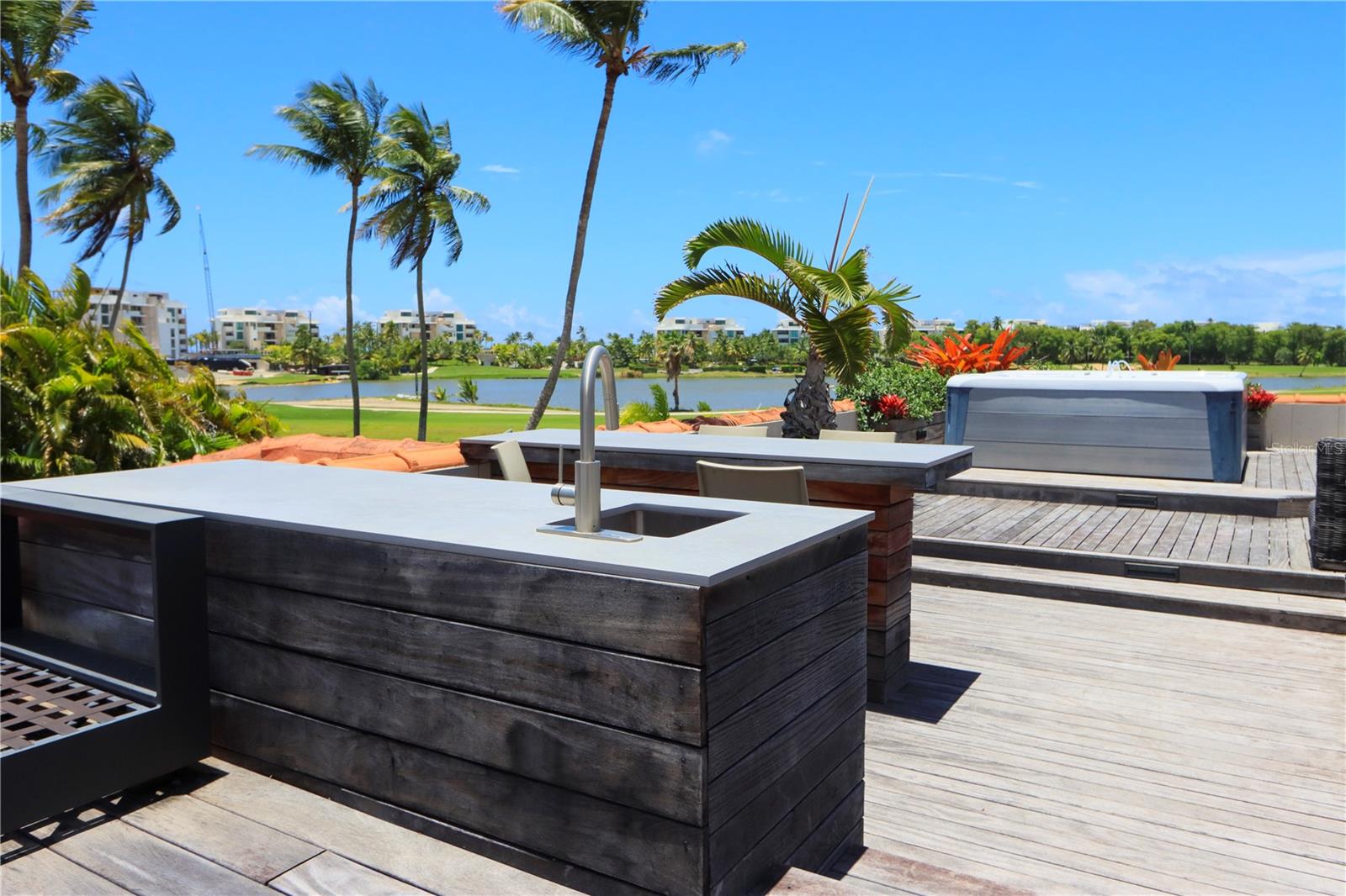 THE GREENS VILLAS AT DORADO BEACH - Residential