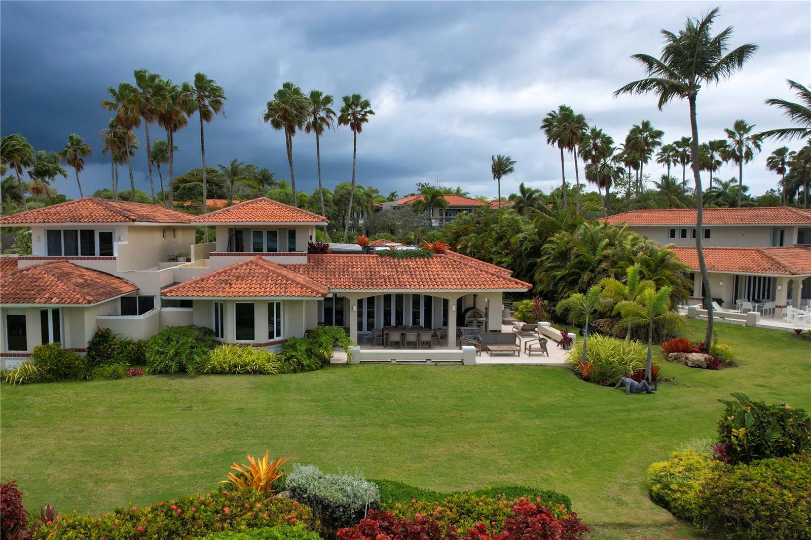 THE GREENS VILLAS AT DORADO BEACH - Residential
