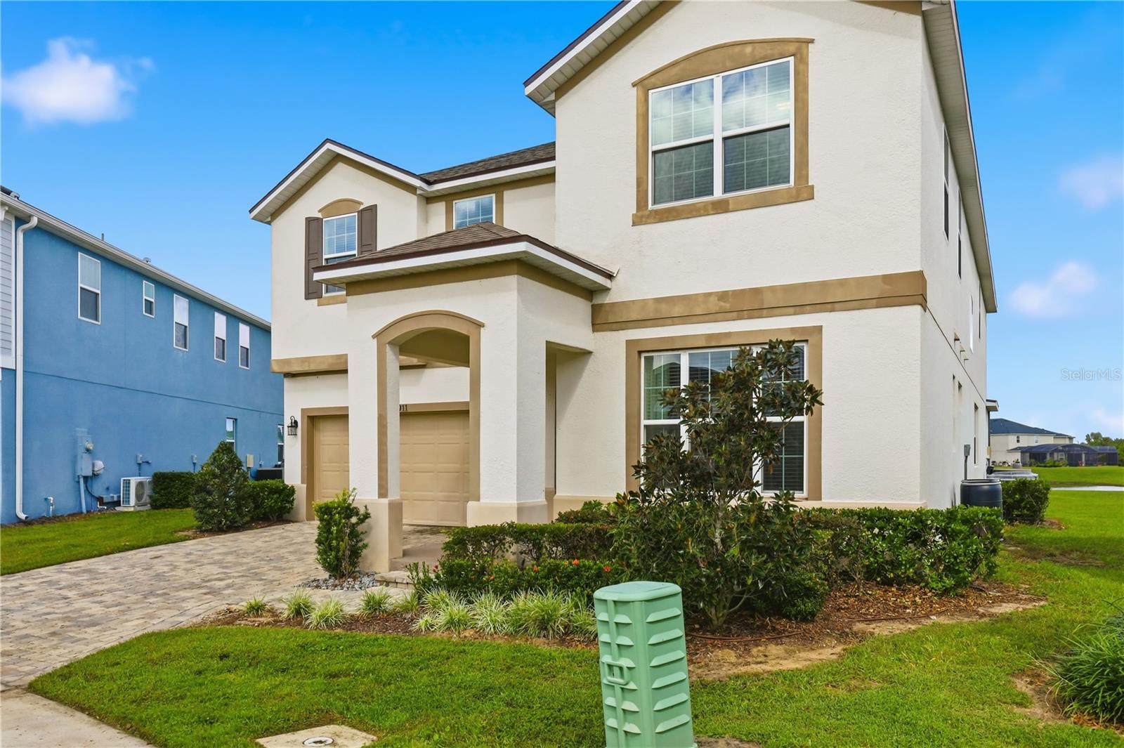 8911 TROPICAL HAVEN COURT