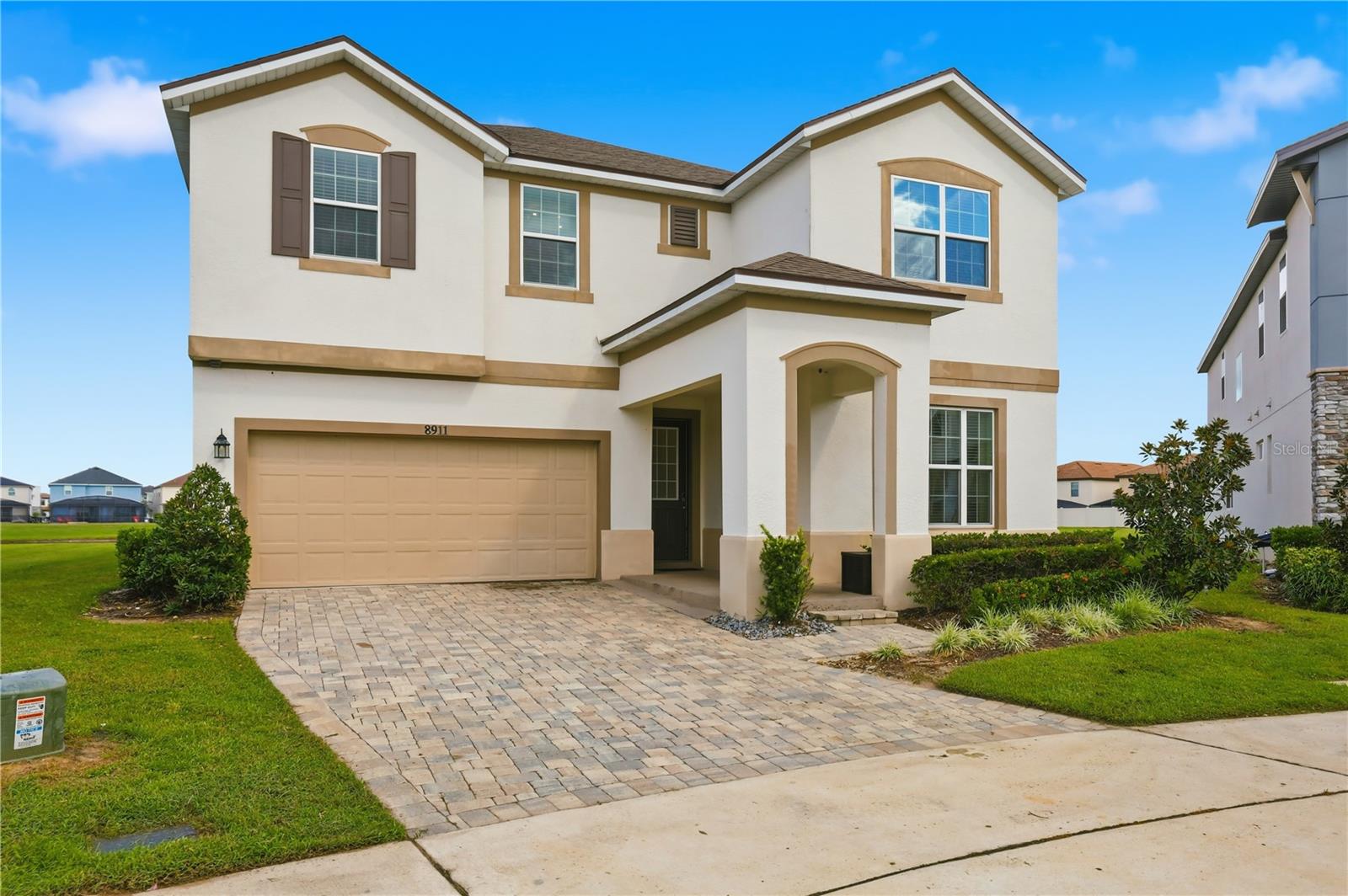 8911 TROPICAL HAVEN COURT