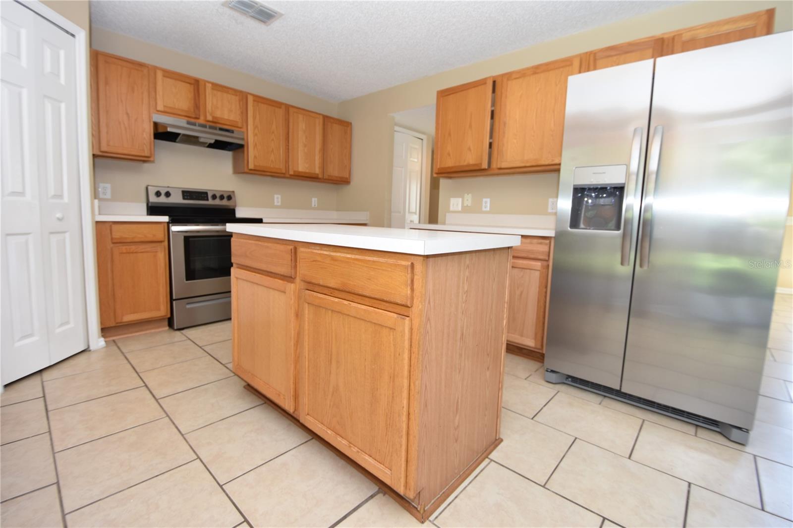 LEHIGH WOODS - Residential Lease