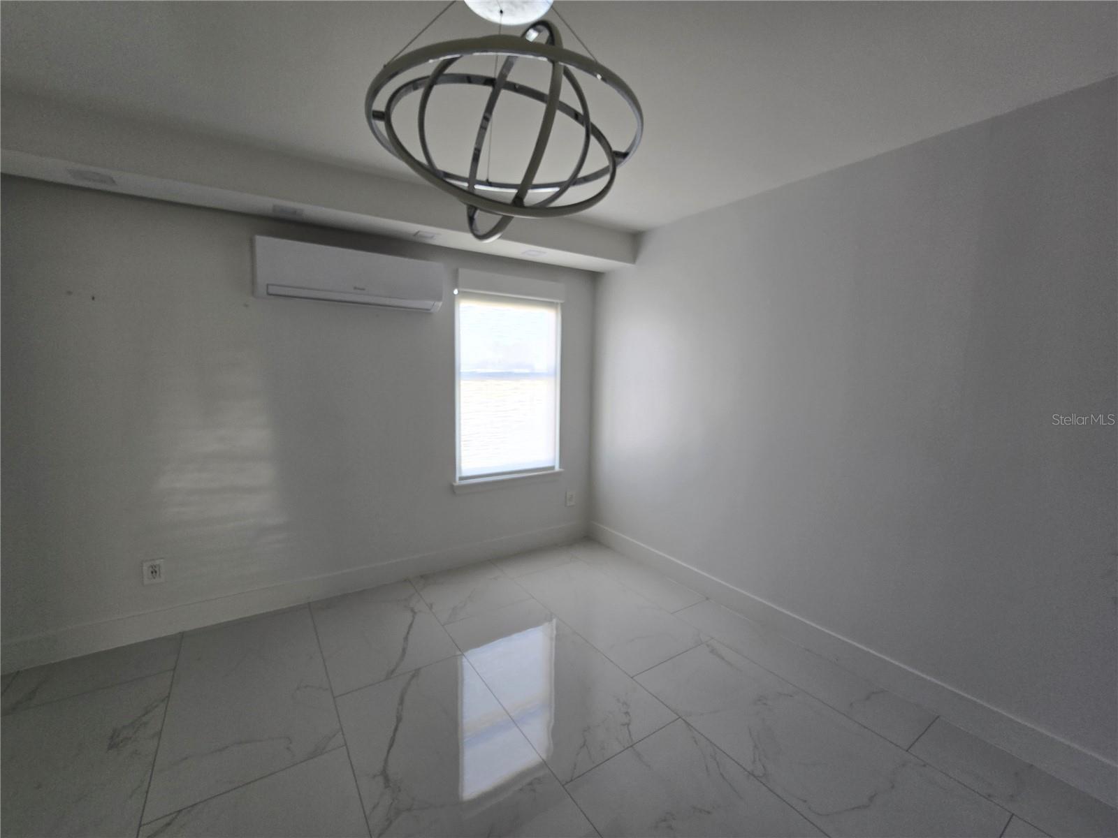 POINTE AT HUNTERS CREEK - Residential