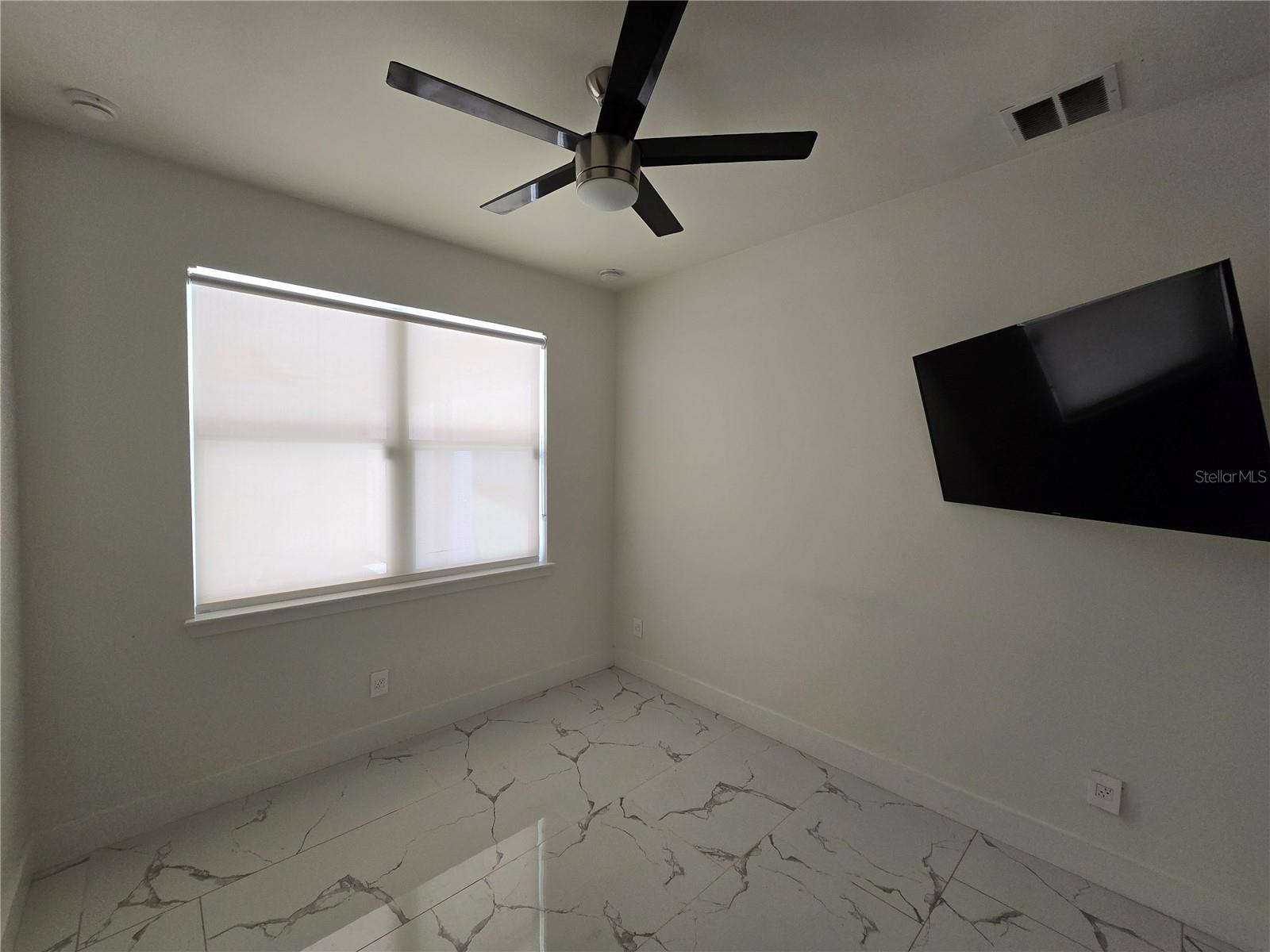 POINTE AT HUNTERS CREEK - Residential