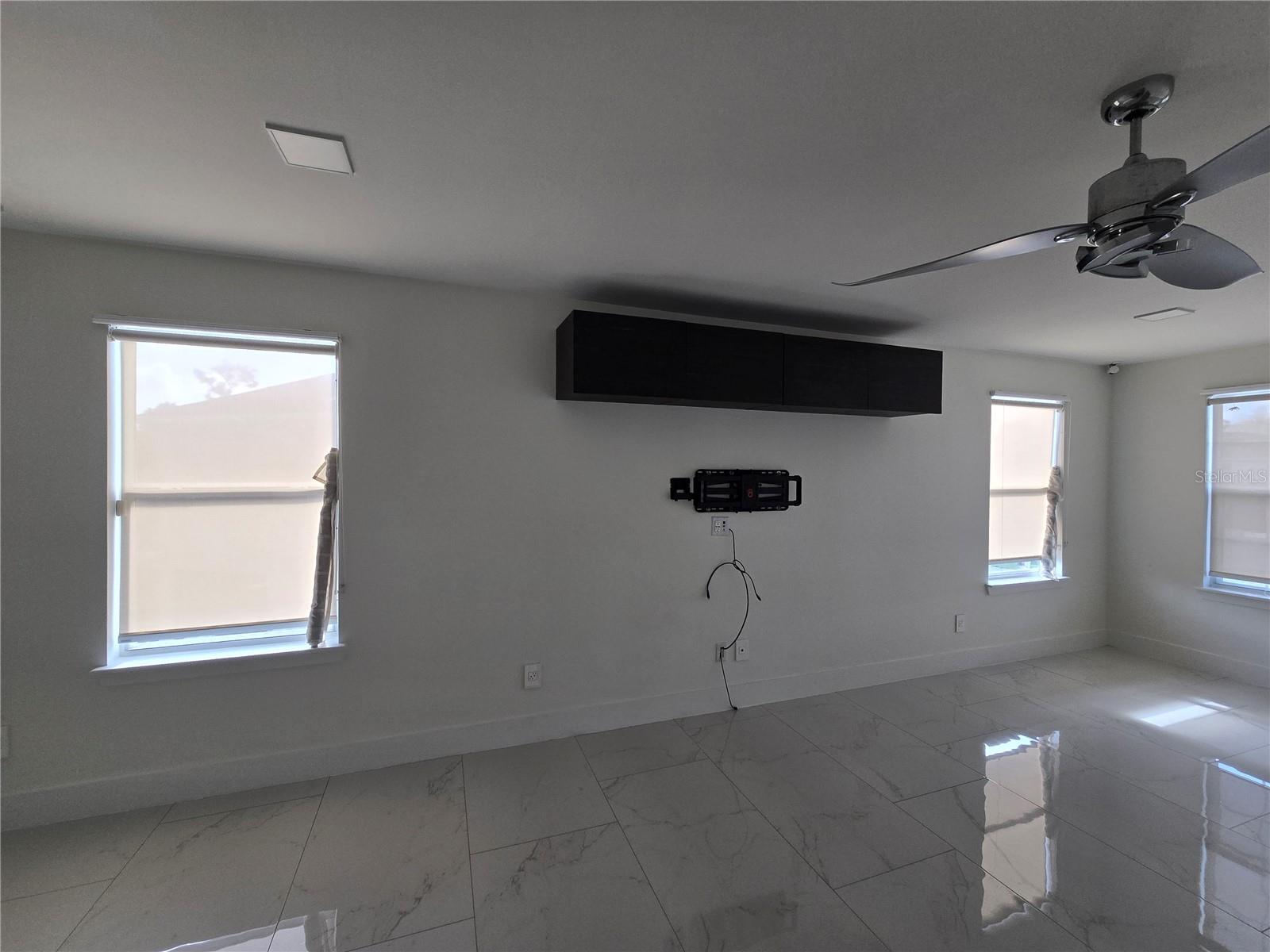 POINTE AT HUNTERS CREEK - Residential