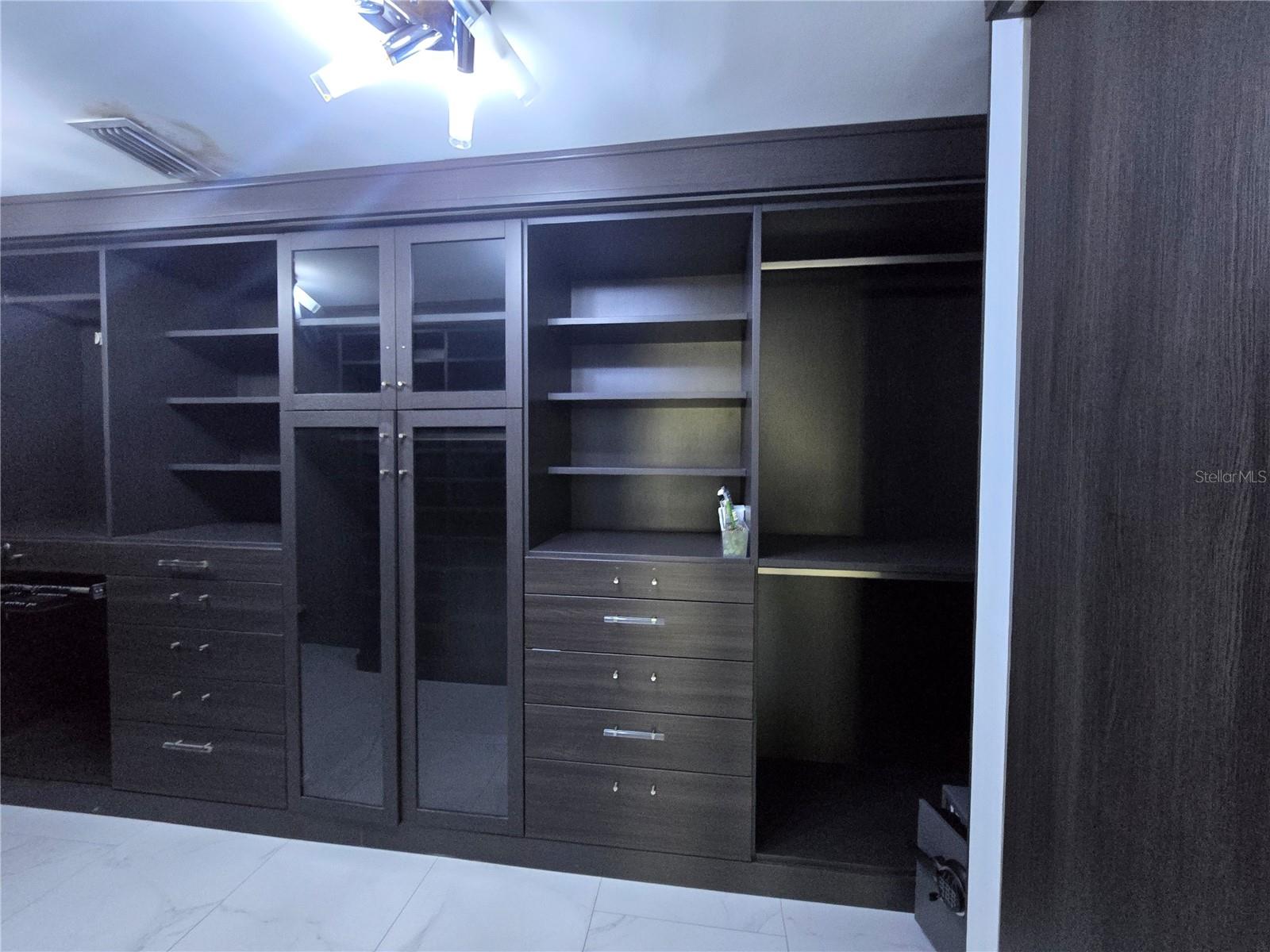 POINTE AT HUNTERS CREEK - Residential