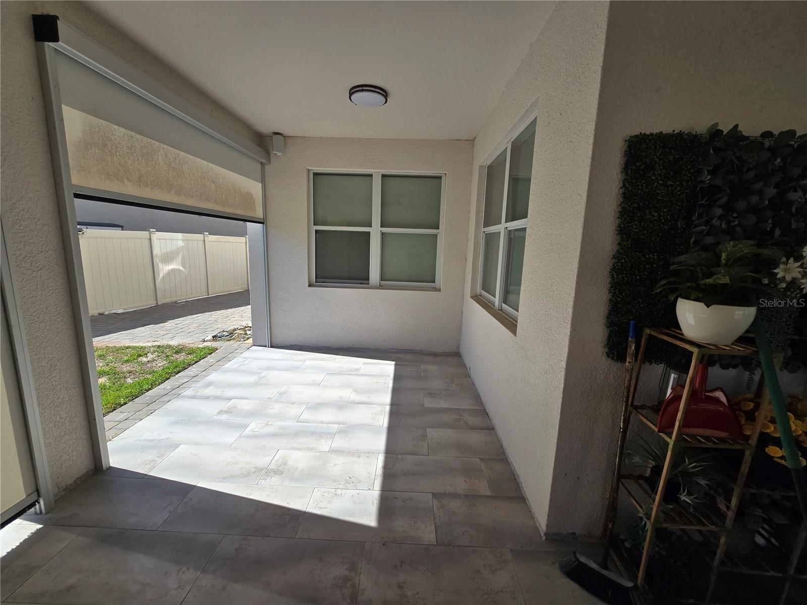 POINTE AT HUNTERS CREEK - Residential