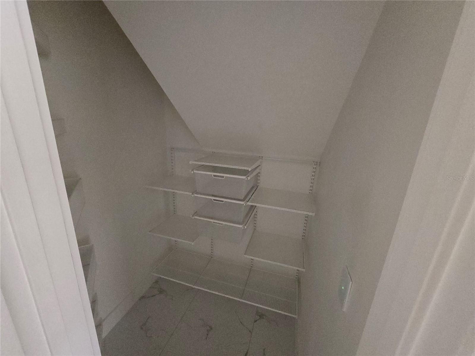 POINTE AT HUNTERS CREEK - Residential