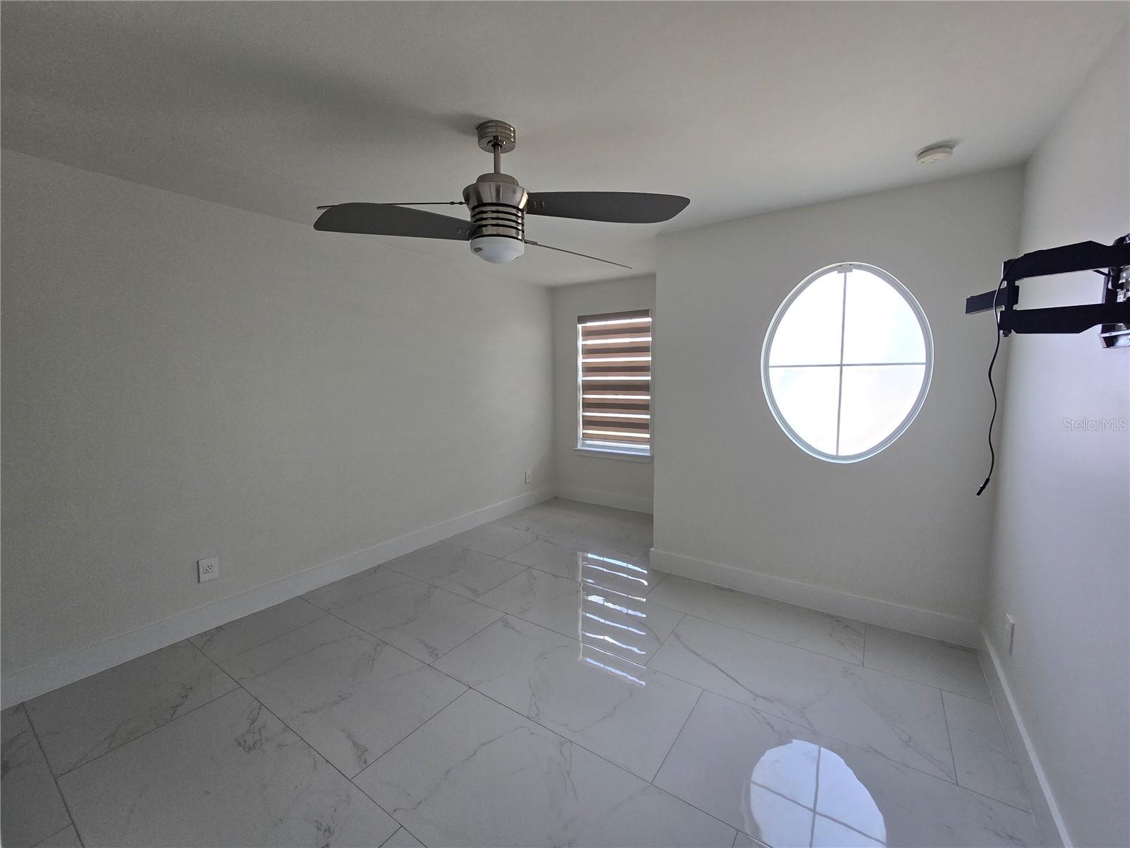 POINTE AT HUNTERS CREEK - Residential