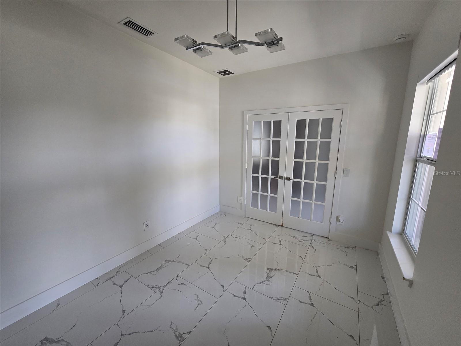 POINTE AT HUNTERS CREEK - Residential