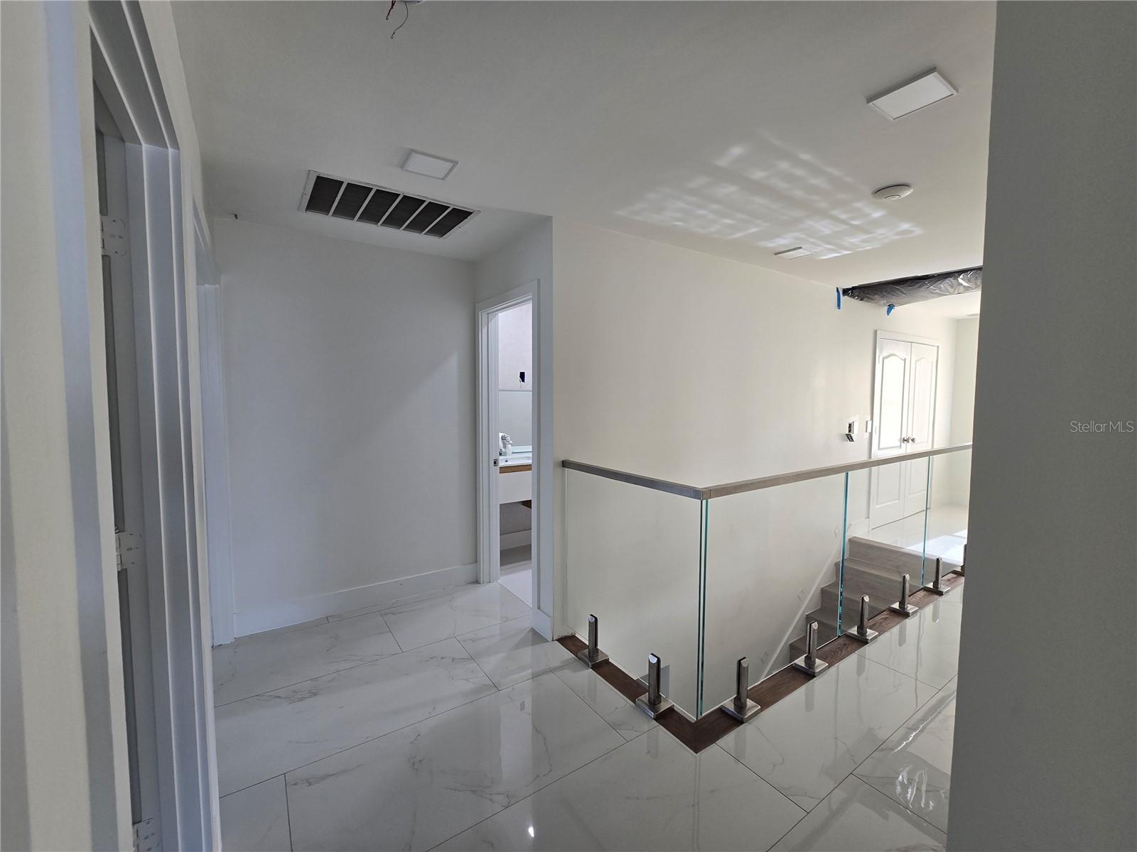 POINTE AT HUNTERS CREEK - Residential