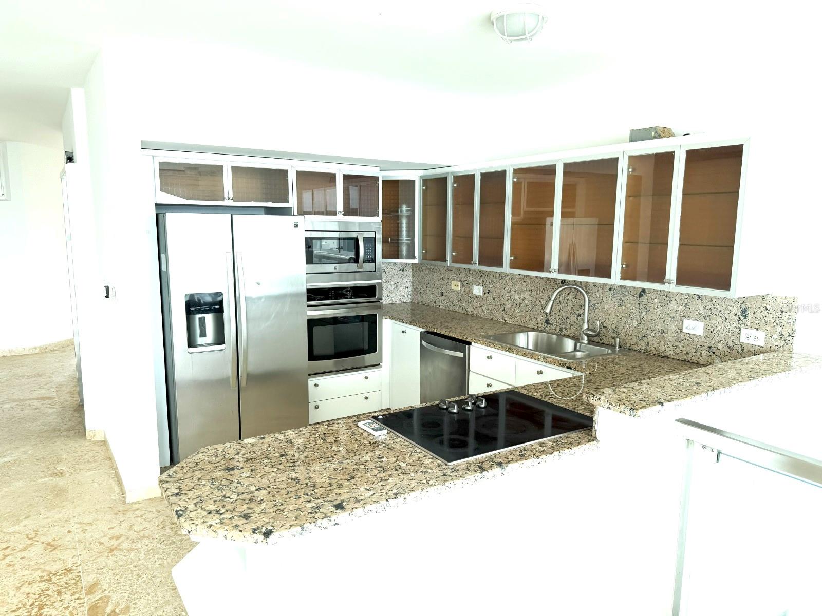 SHELL CASTLE CLUB - Residential Lease