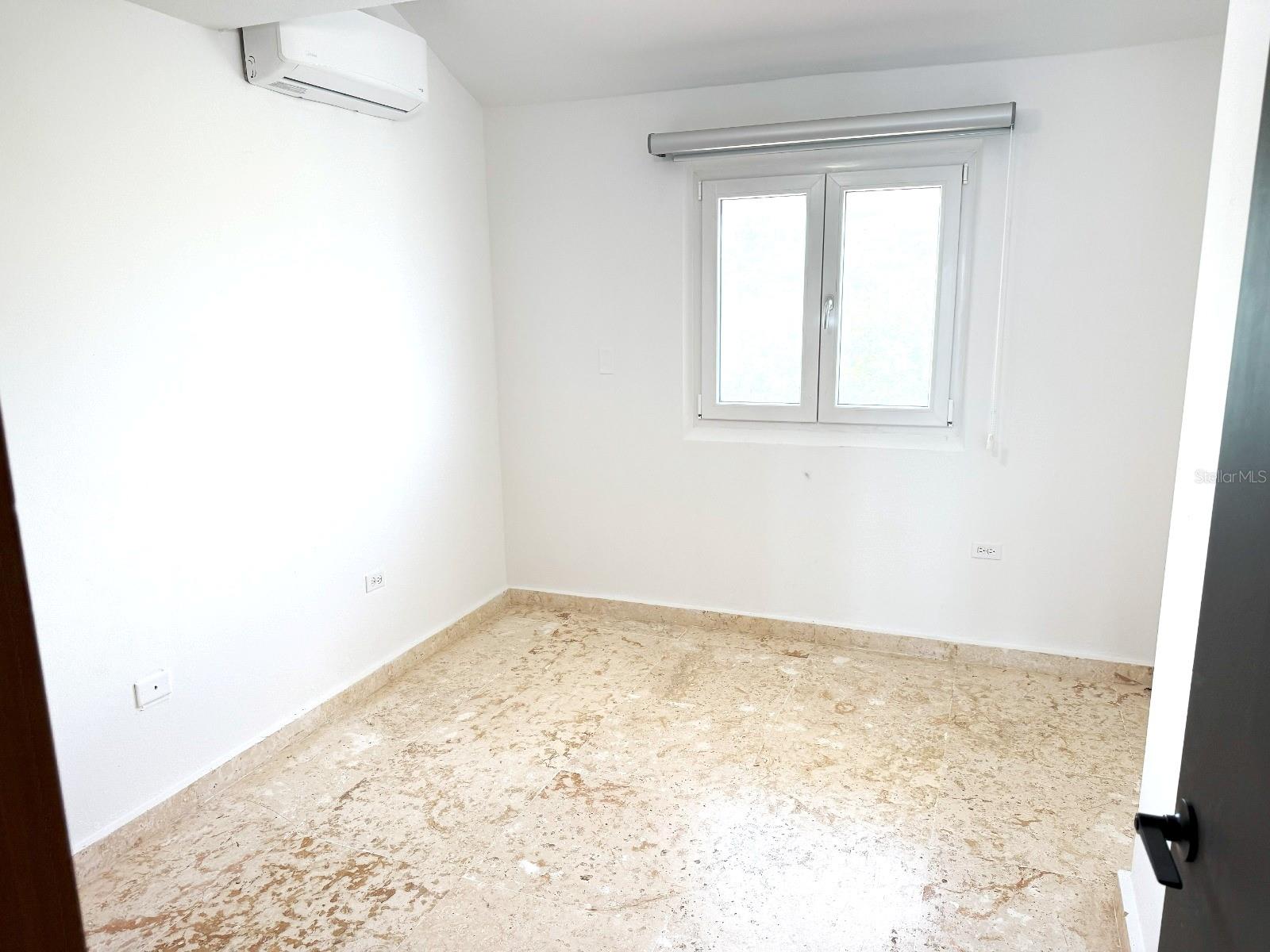SHELL CASTLE CLUB - Residential Lease