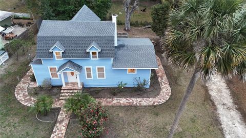 A home in CRESCENT CITY