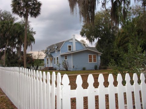 A home in CRESCENT CITY