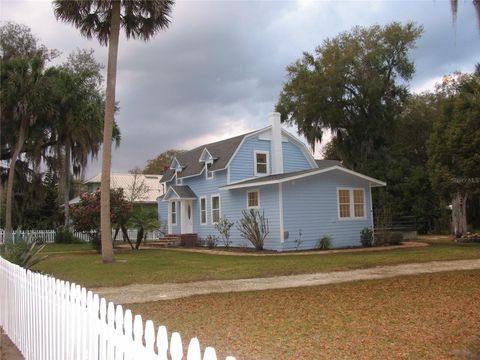 A home in CRESCENT CITY