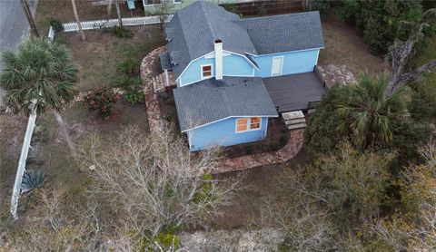 A home in CRESCENT CITY