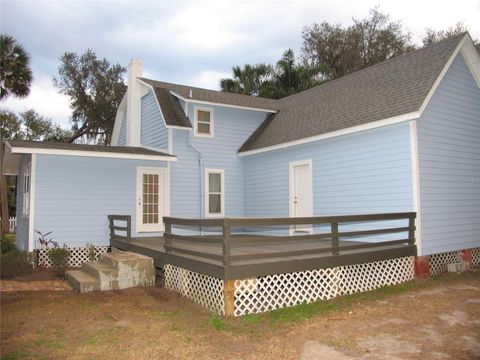 A home in CRESCENT CITY