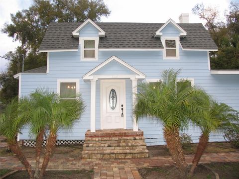 A home in CRESCENT CITY