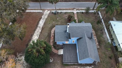 A home in CRESCENT CITY