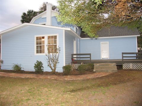 A home in CRESCENT CITY