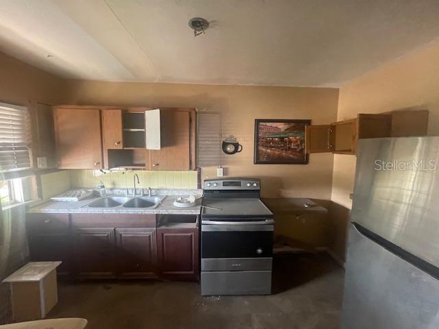 KINGSTON - Commercial Sale