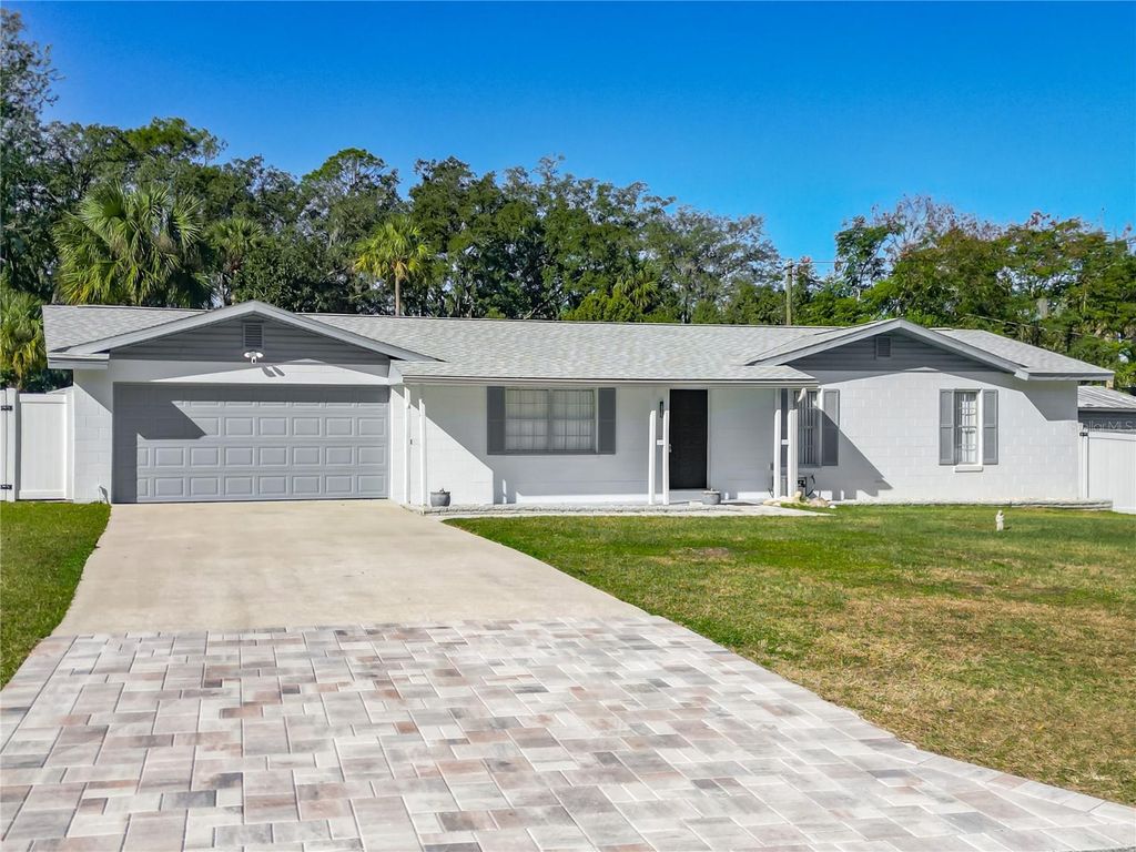 Photo of 3820 SE 33rd Avenue, Ocala, FL 34480 (MLS # OM716918)