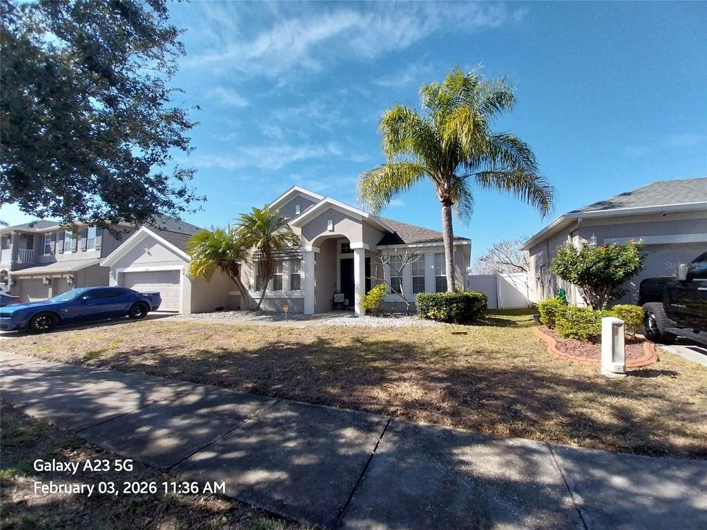 Photo of 2523 Yukon Cliff Drive, Ruskin, FL 33570 (MLS # A4681284)