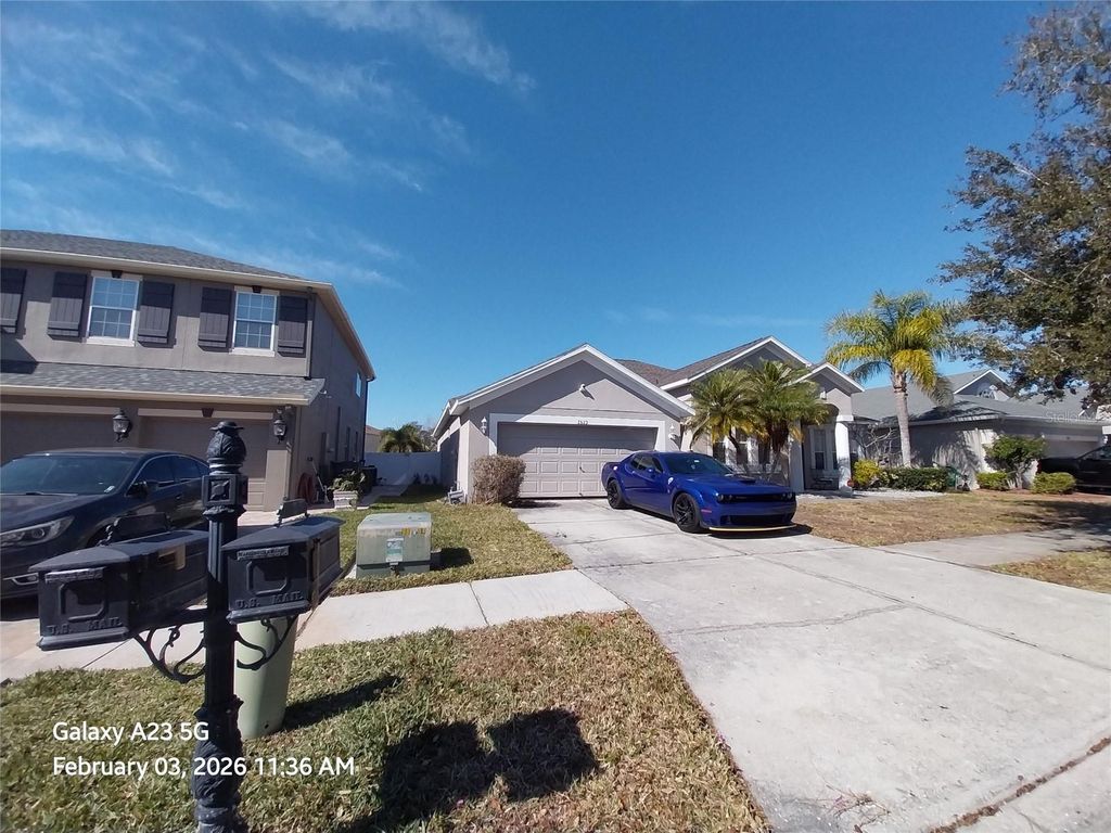 Photo of 2523 Yukon Cliff Drive, Ruskin, FL 33570 (MLS # A4681284)