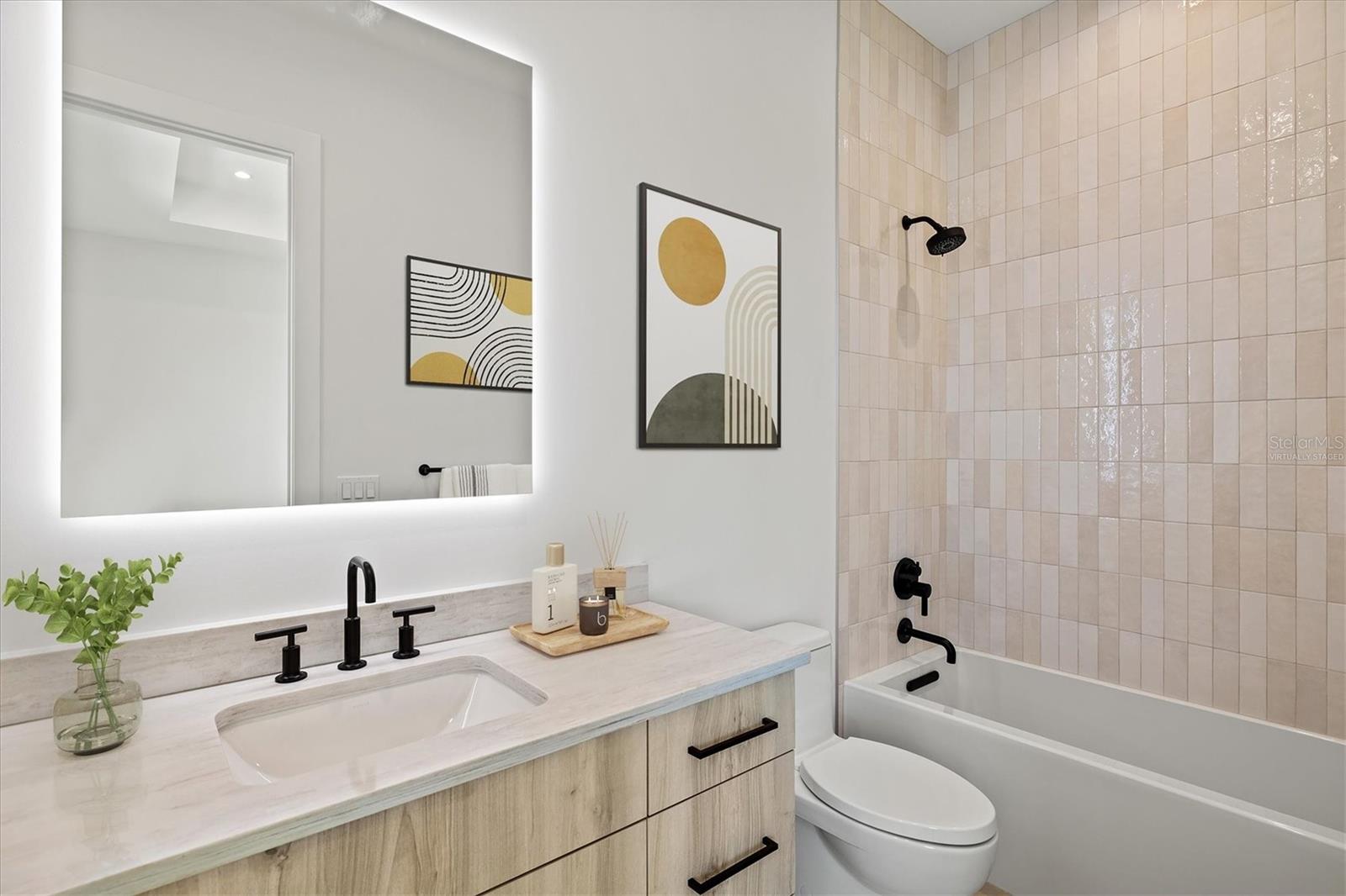 COUNTRY CLUB SHORES IV - Residential
