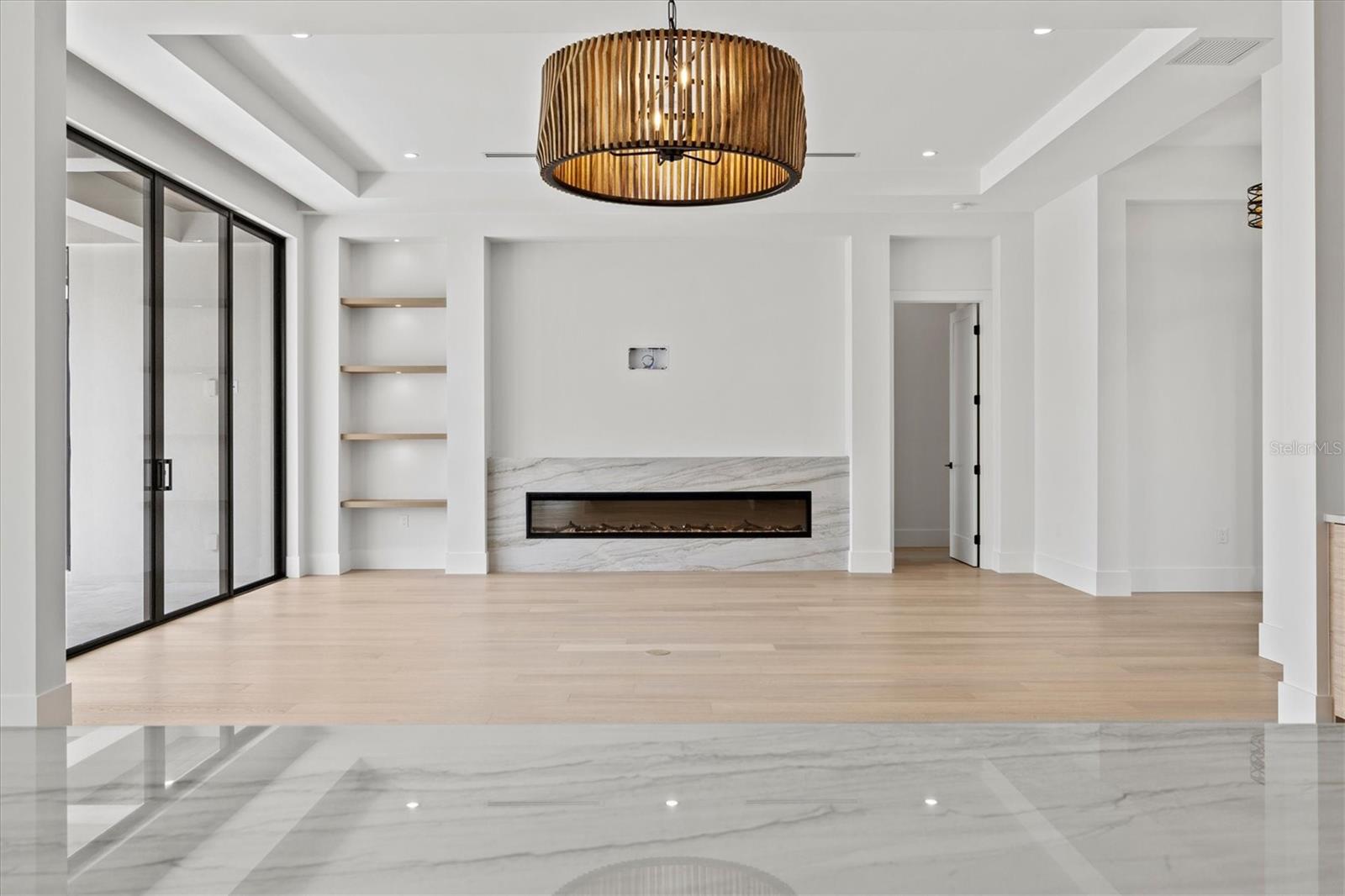 COUNTRY CLUB SHORES IV - Residential