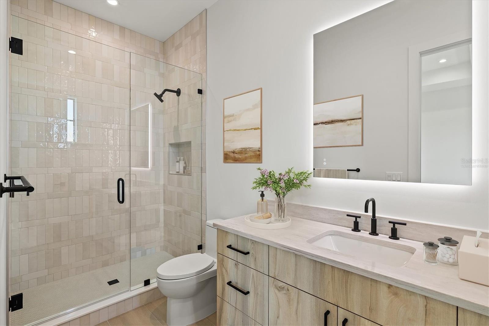 COUNTRY CLUB SHORES IV - Residential