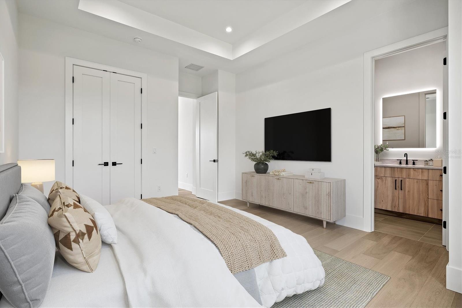 COUNTRY CLUB SHORES IV - Residential