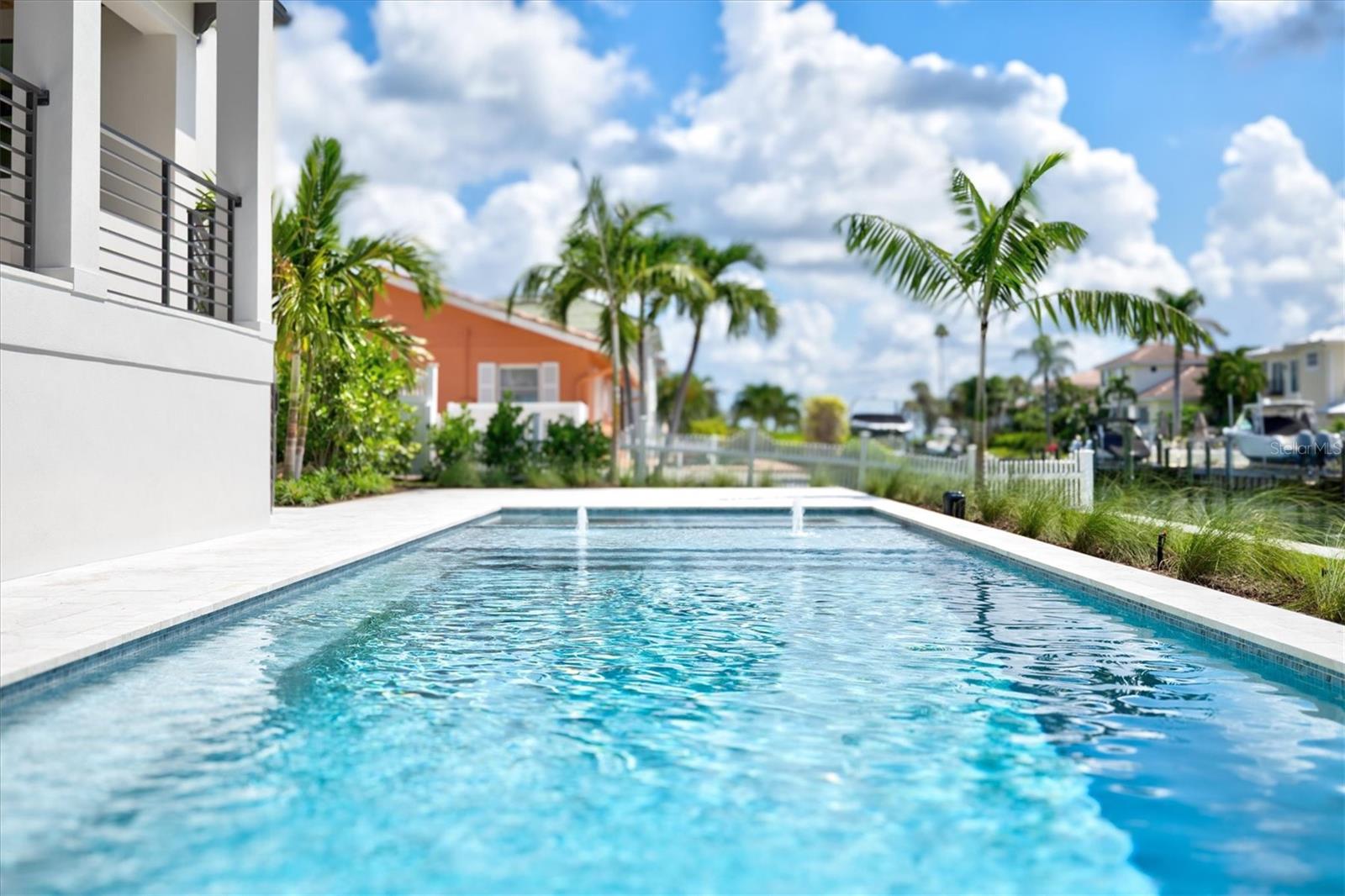 COUNTRY CLUB SHORES IV - Residential