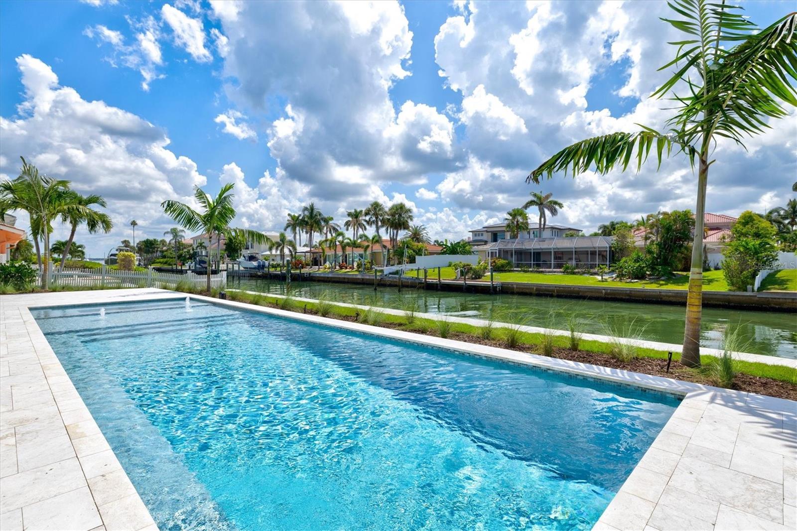 COUNTRY CLUB SHORES IV - Residential