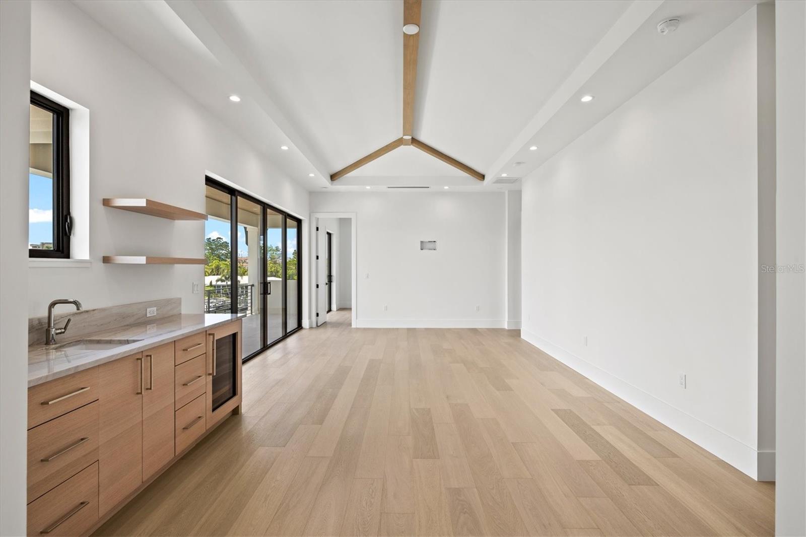 COUNTRY CLUB SHORES IV - Residential