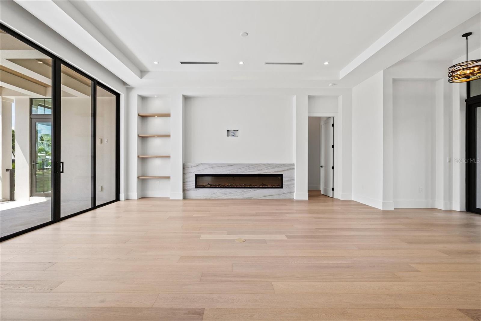 COUNTRY CLUB SHORES IV - Residential