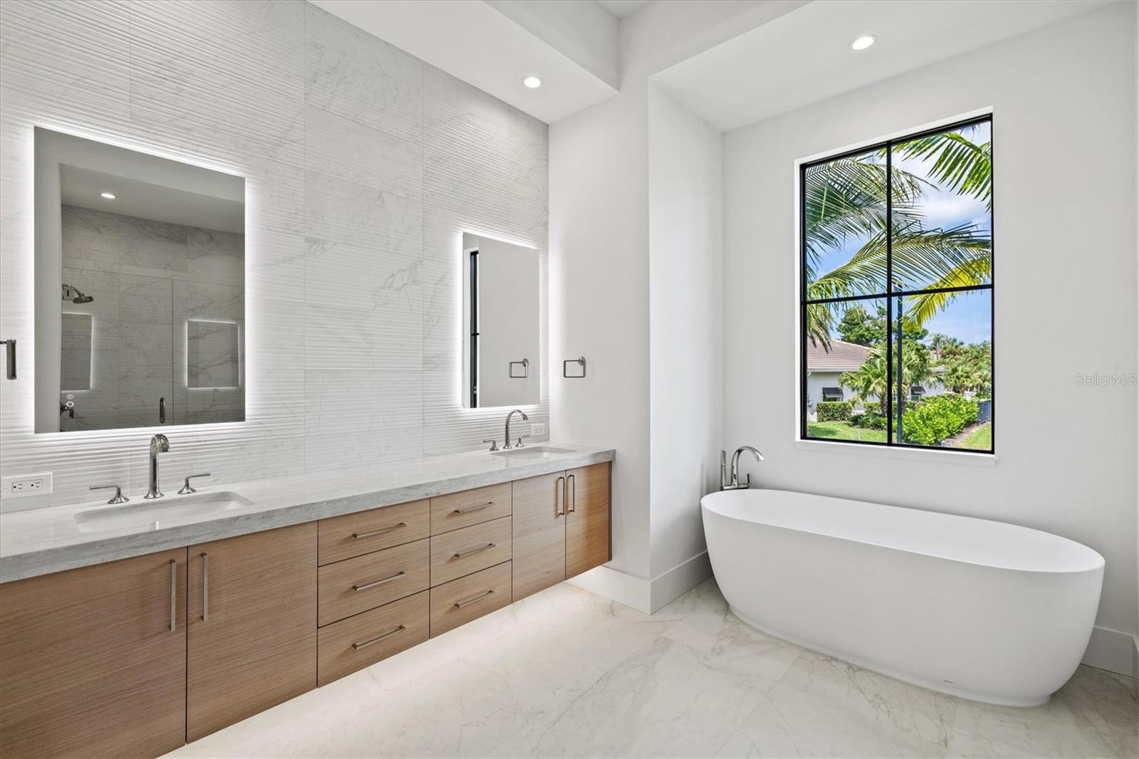 COUNTRY CLUB SHORES IV - Residential
