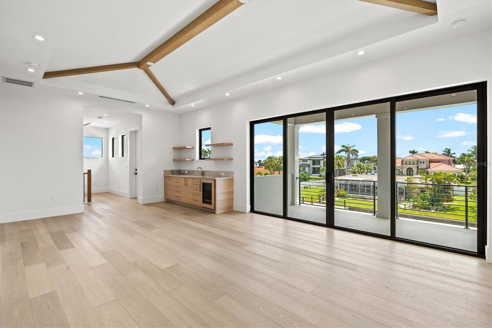 COUNTRY CLUB SHORES IV - Residential