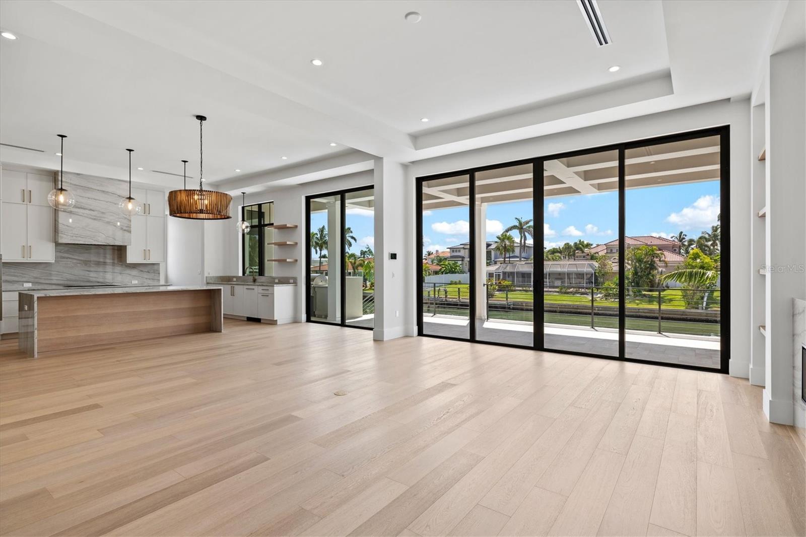 COUNTRY CLUB SHORES IV - Residential