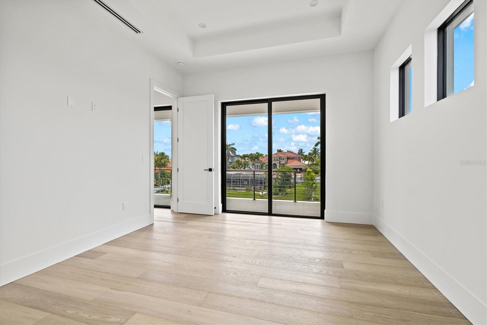 COUNTRY CLUB SHORES IV - Residential