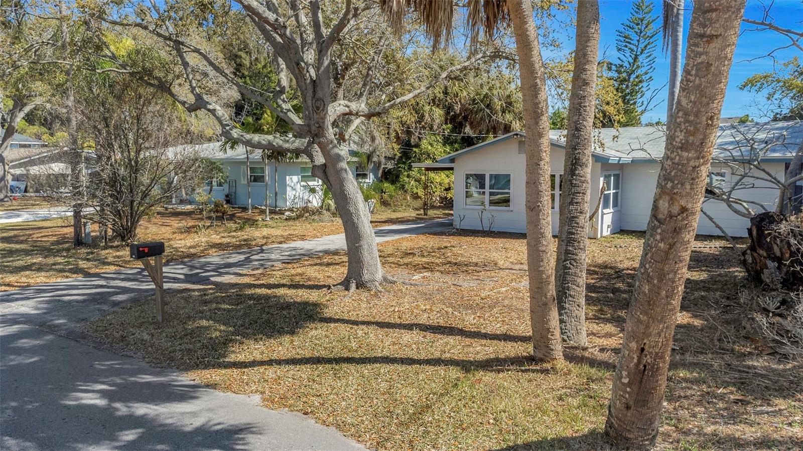 SUTHERLAND SHORES - Residential