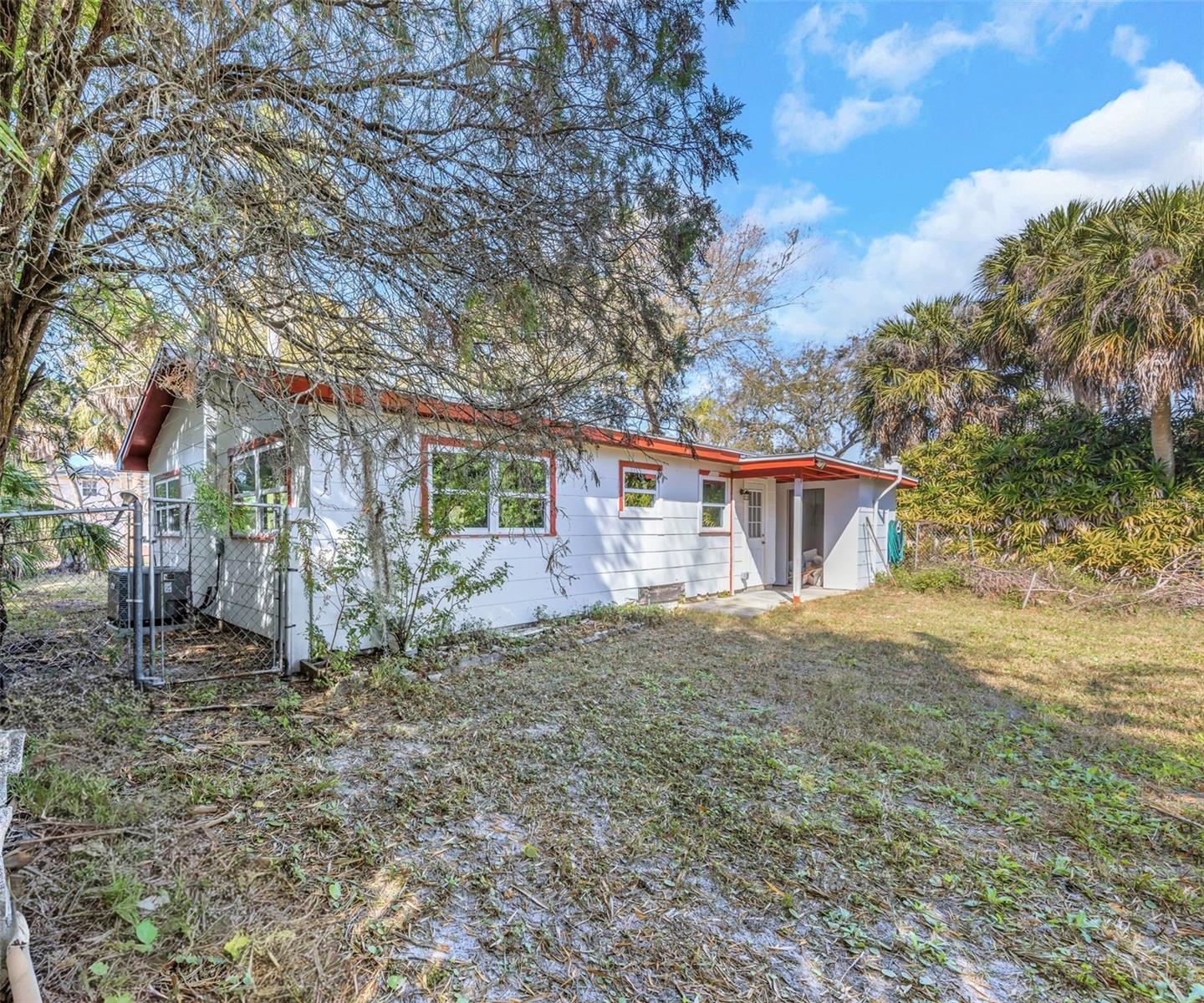 SUTHERLAND SHORES - Residential