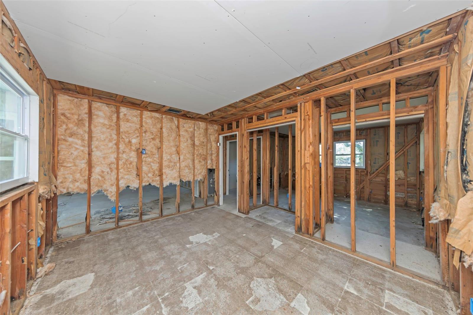 SUTHERLAND SHORES - Residential